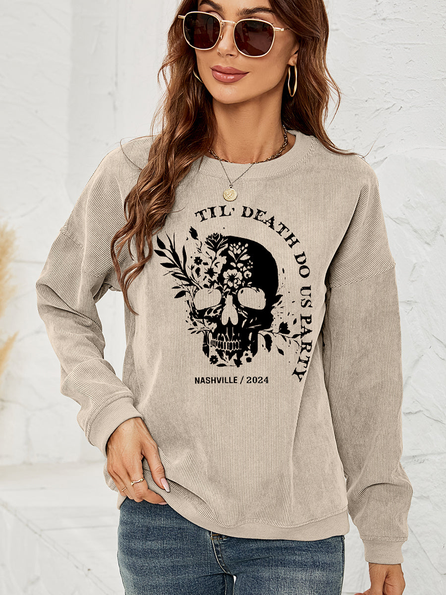 Sweatshirt mit überschnittenen Schultern und Totenkopf Grafik