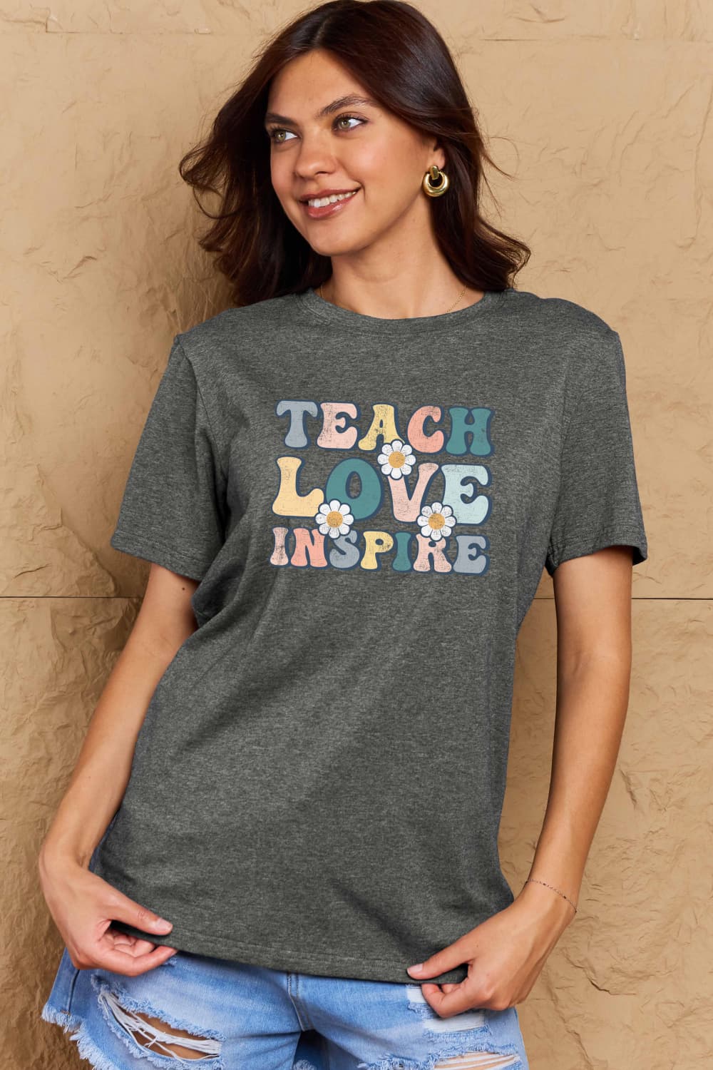 T-shirt graphique en coton Simply Love TEACH LOVE INSPIRE en taille réelle