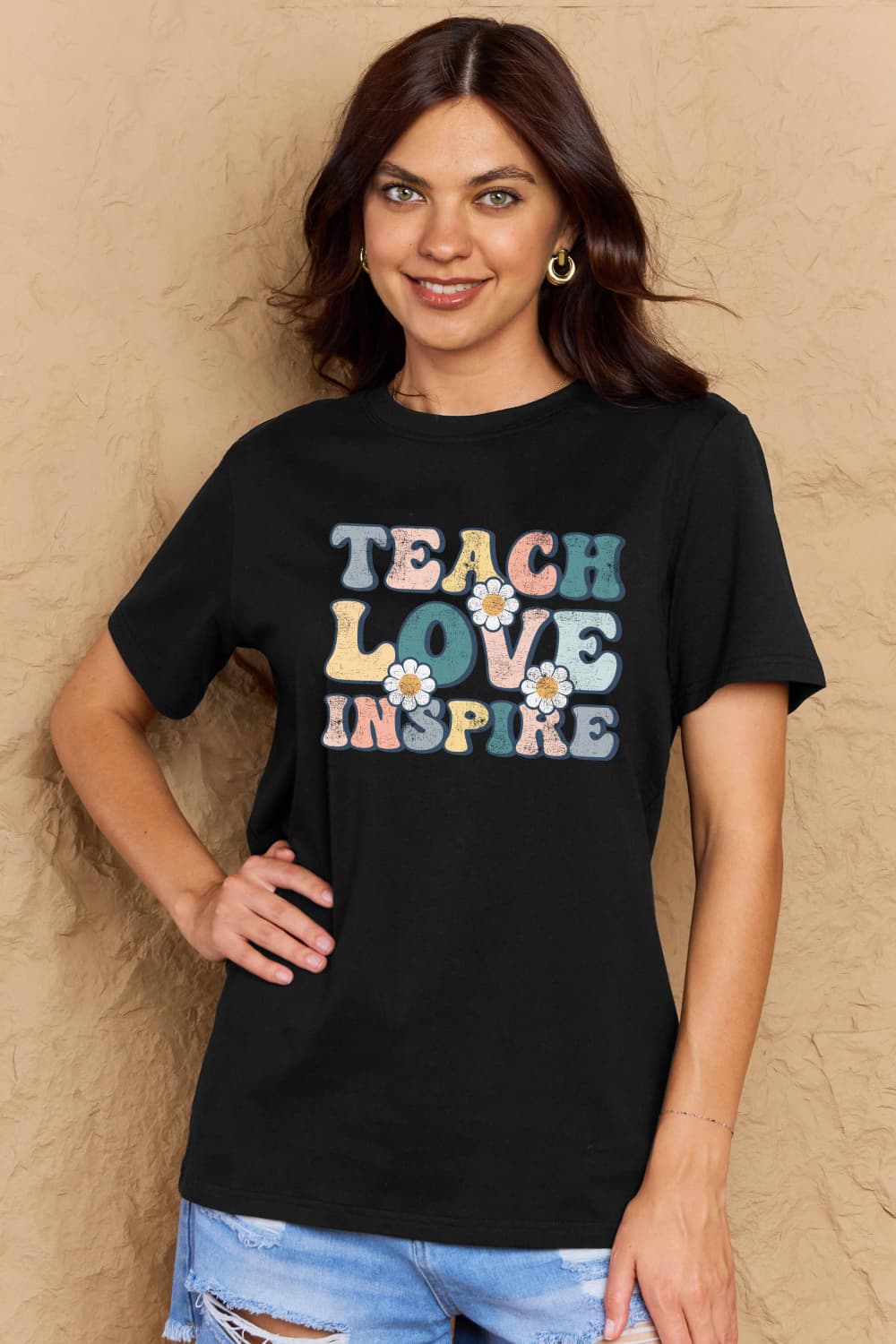 T-shirt graphique en coton Simply Love TEACH LOVE INSPIRE en taille réelle