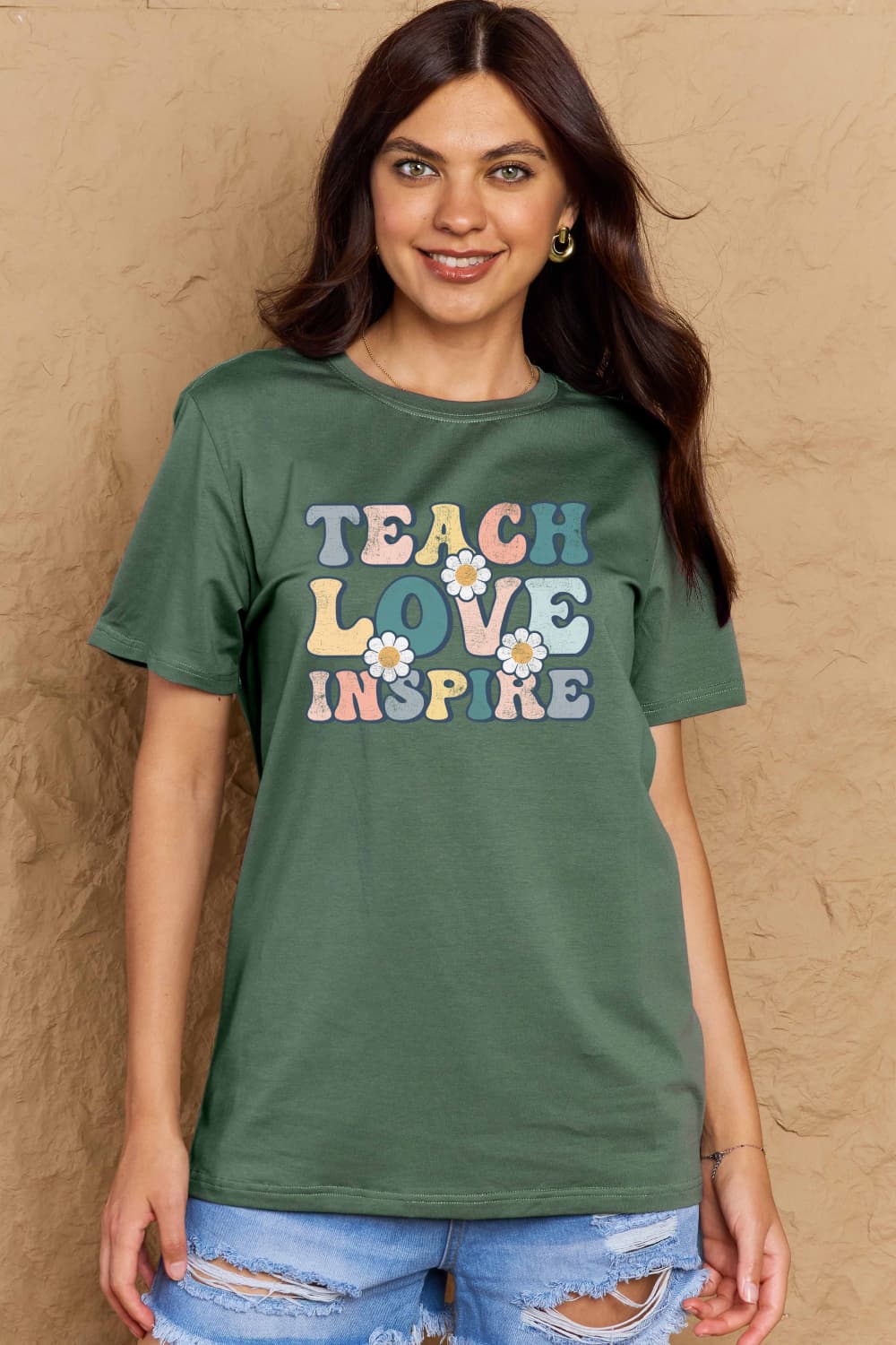 T-shirt graphique en coton Simply Love TEACH LOVE INSPIRE en taille réelle