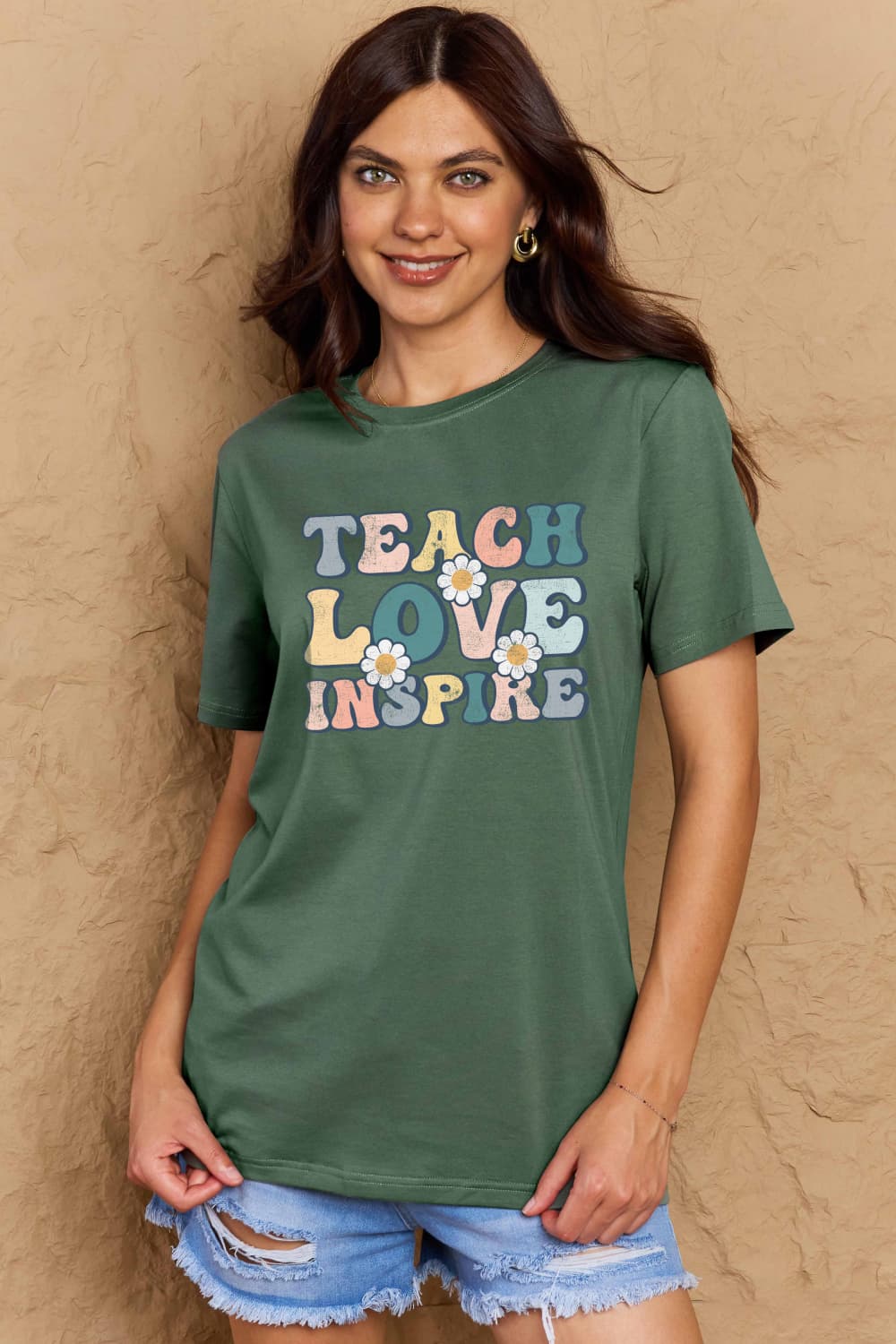 T-shirt graphique en coton Simply Love TEACH LOVE INSPIRE en taille réelle