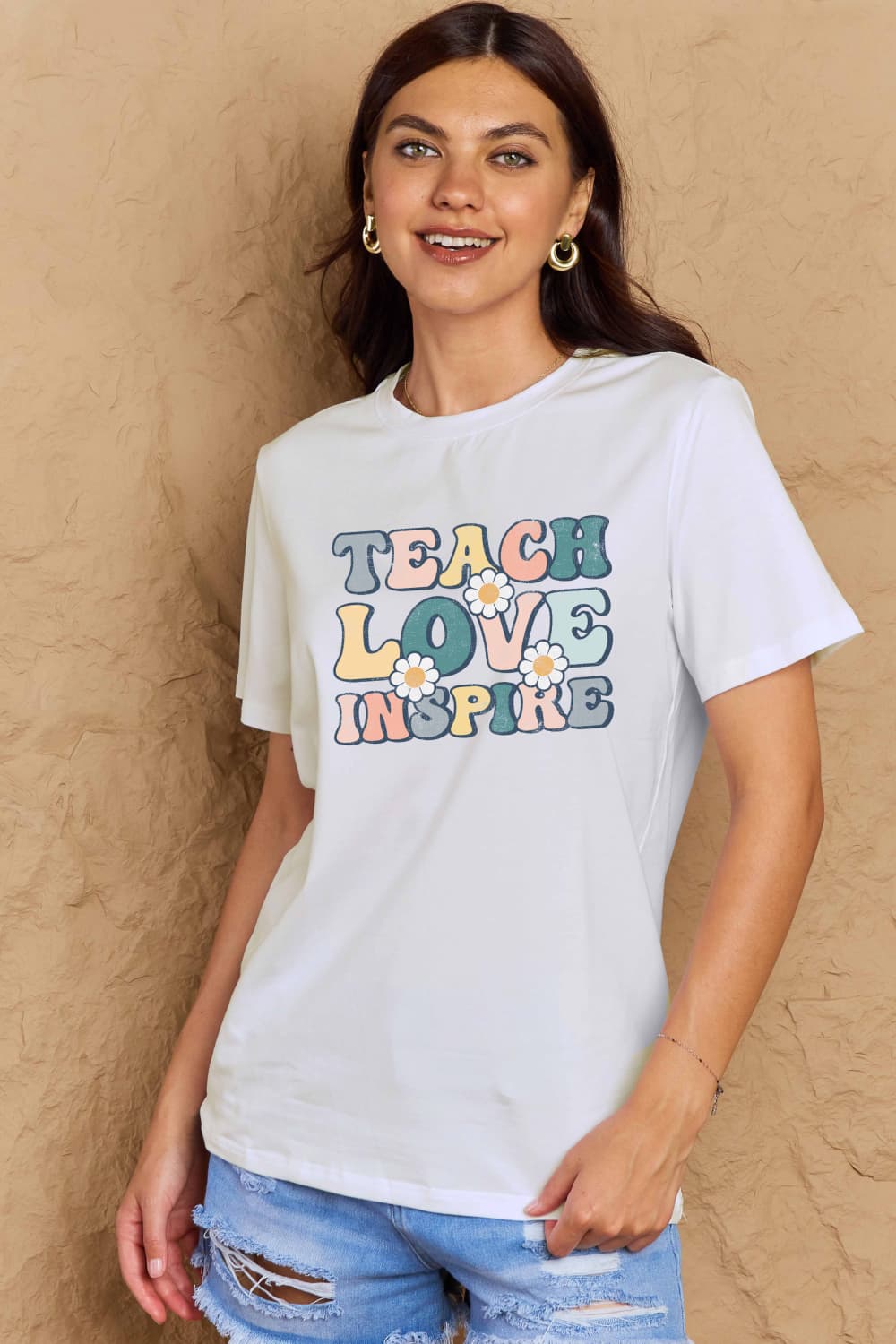 T-shirt graphique en coton Simply Love TEACH LOVE INSPIRE en taille réelle