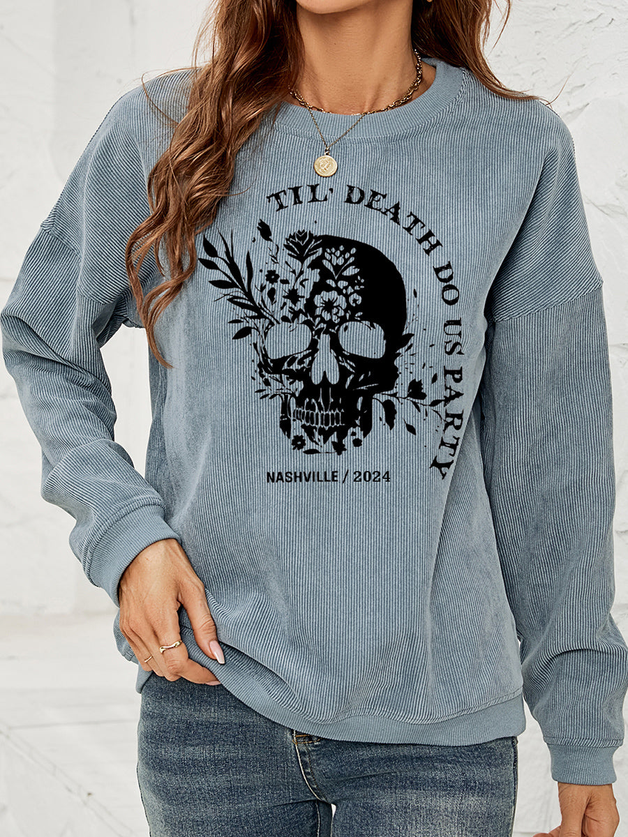 Sweatshirt mit überschnittenen Schultern und Totenkopf Grafik