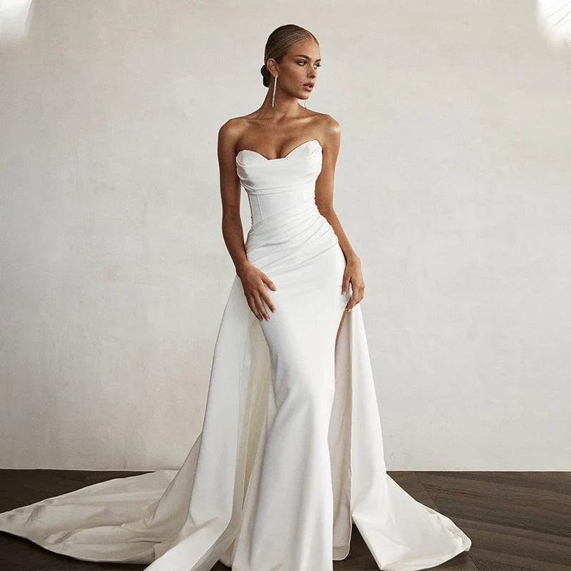 Robe de mariée sirène moderne – Robe de mariée en cœur fendue sur le devant avec traîne à balayage, style bohème sur mesure