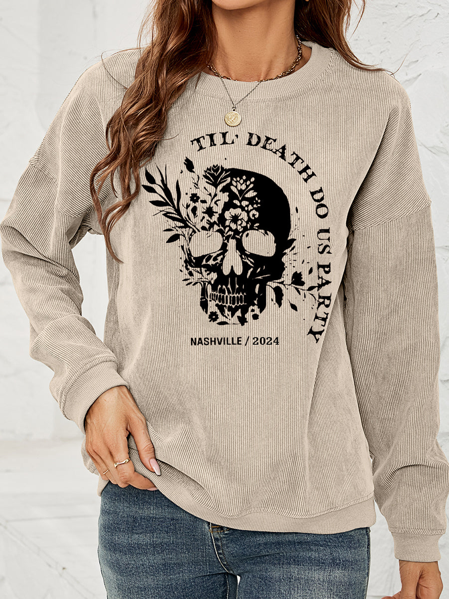 Sweatshirt mit überschnittenen Schultern und Totenkopf Grafik