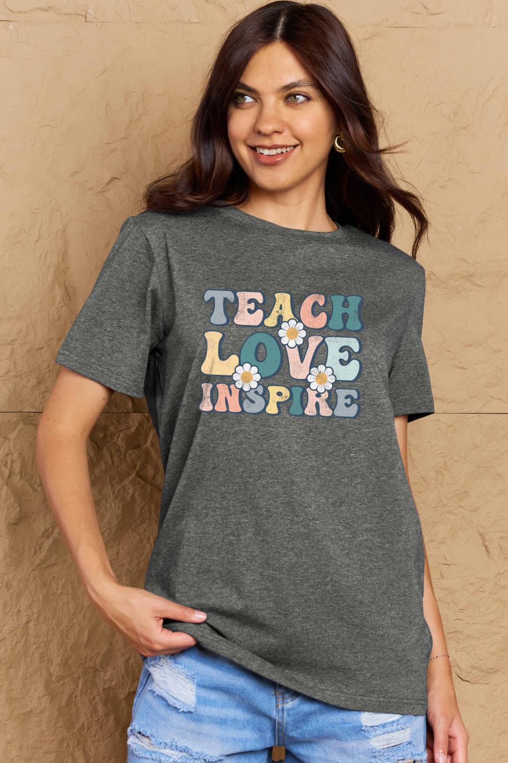 T-shirt graphique en coton Simply Love TEACH LOVE INSPIRE en taille réelle