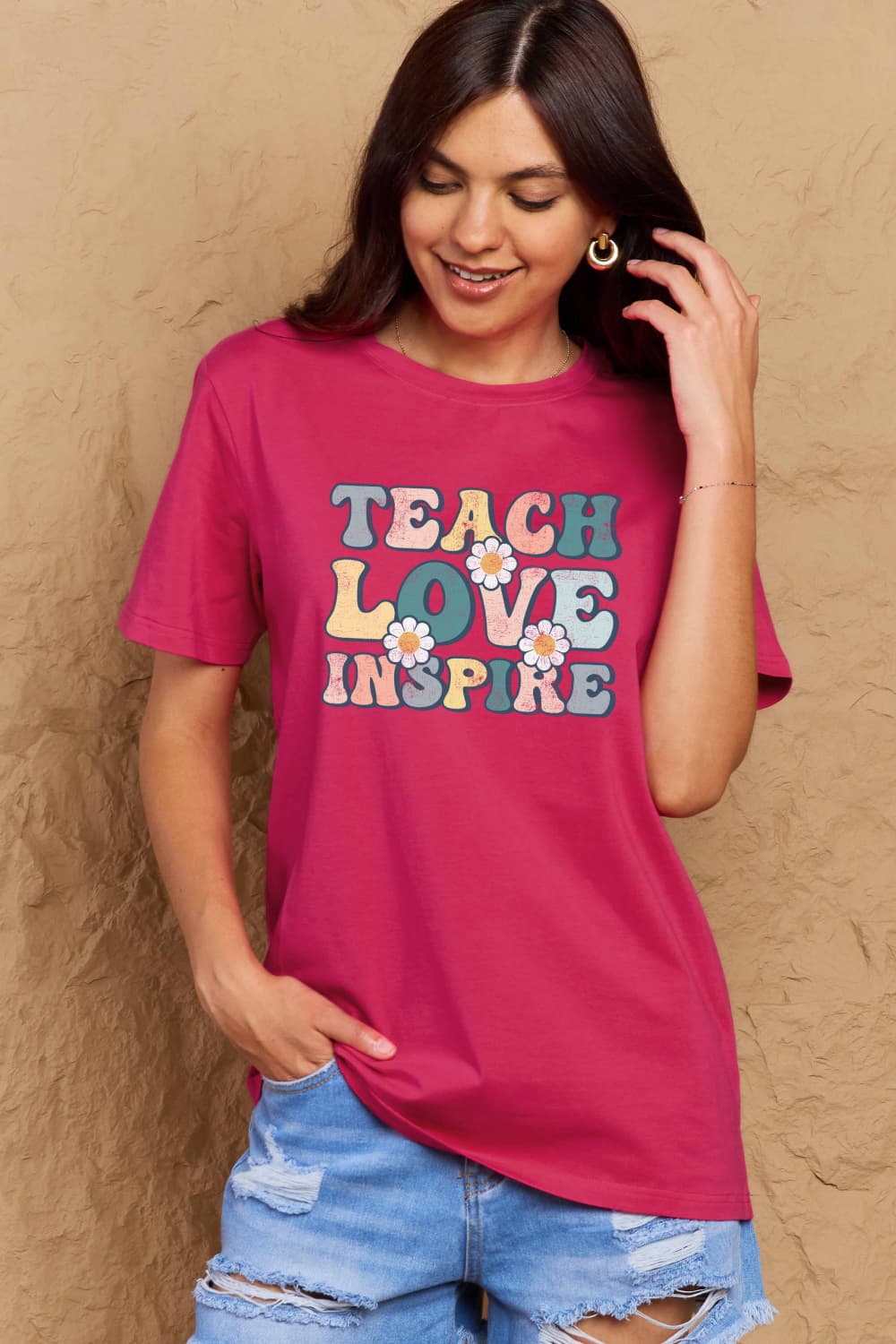 T-shirt graphique en coton Simply Love TEACH LOVE INSPIRE en taille réelle